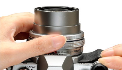 カメラ レンズ(ズーム) 製品特長｜M.ZUIKO DIGITAL ED 14-42mm F3.5-5.6 EZ | OM SYSTEM