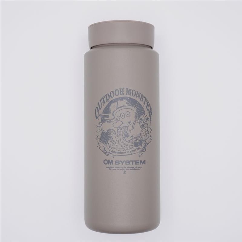 【マイル交換品】OM SYSTEM×OUTDOOR MONSTERオリジナル　ドリンクボトル モク 500　TAUPE